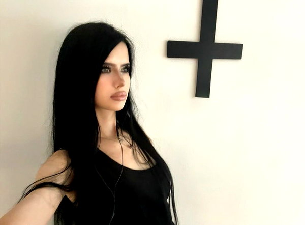 yanyluya instagram image archive image