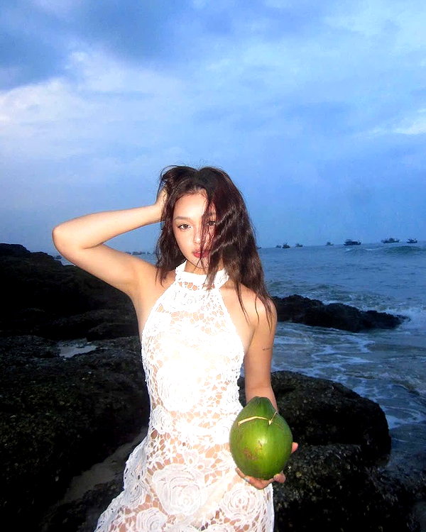 lyhythuedoxinh instagram image archive image
