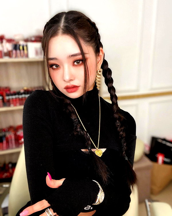 dear.zia instagram image archive image