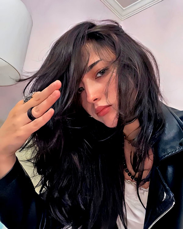 baddiesessence instagram image archive image