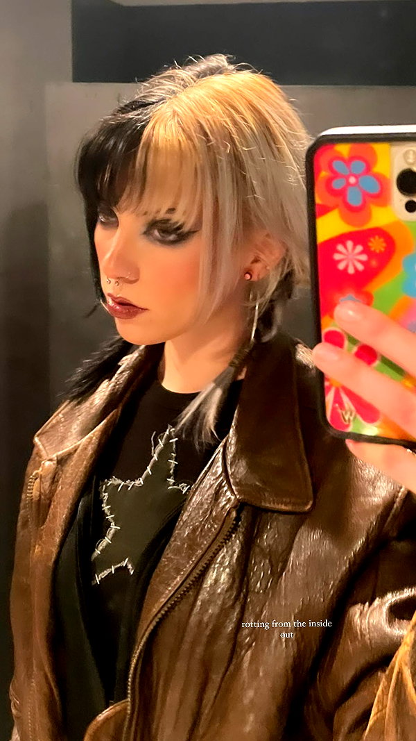 haileylayfield instagram image archive image