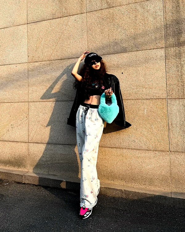 dear.zia instagram image archive image