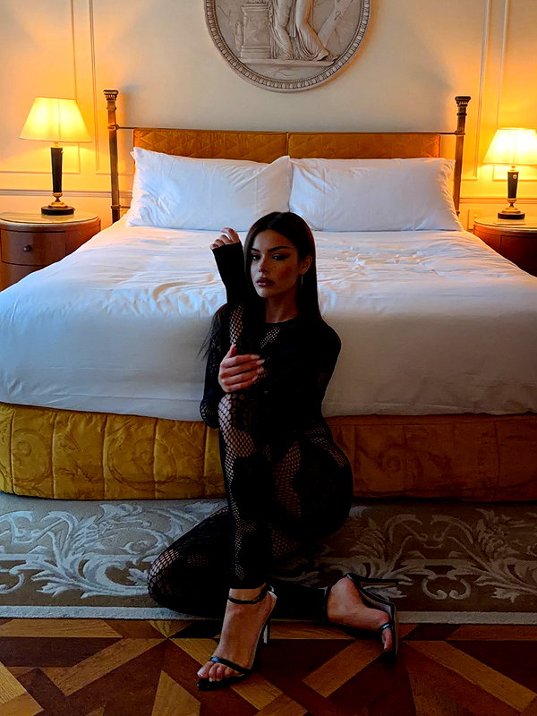 oliviaphillipps instagram image archive image