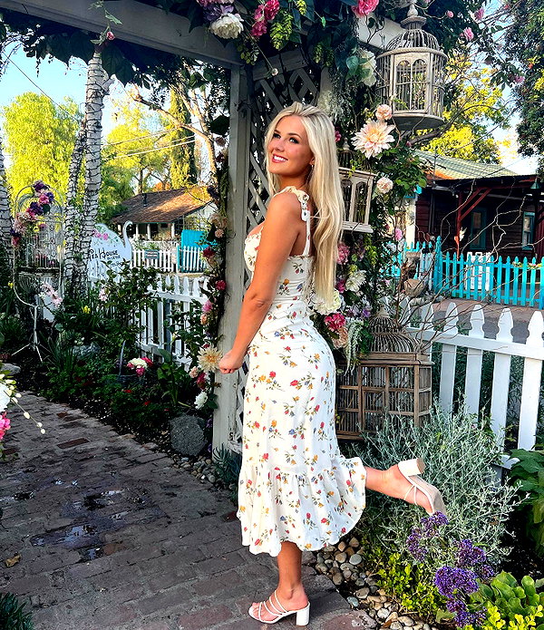 allie_dunn instagram image archive image