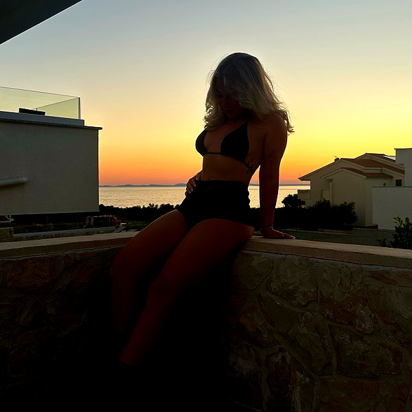 nina.kxs instagram image archive image
