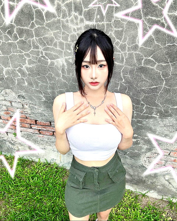 lai_931201 instagram image archive image