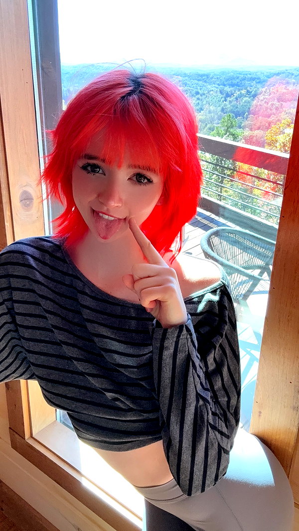 Archived image from @prettiestkkittykat on Instagram