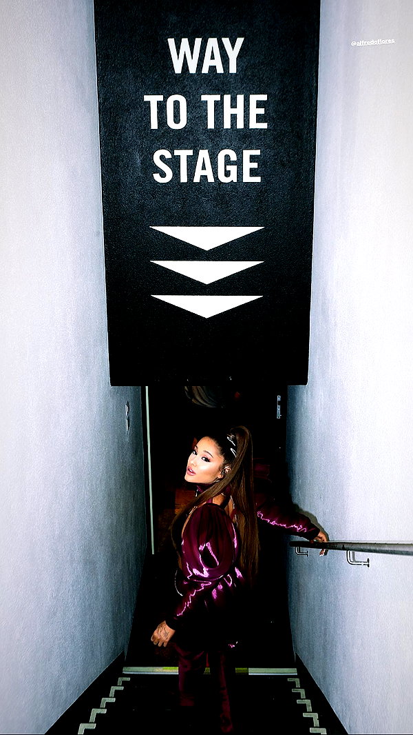arianagrande instagram image archive image