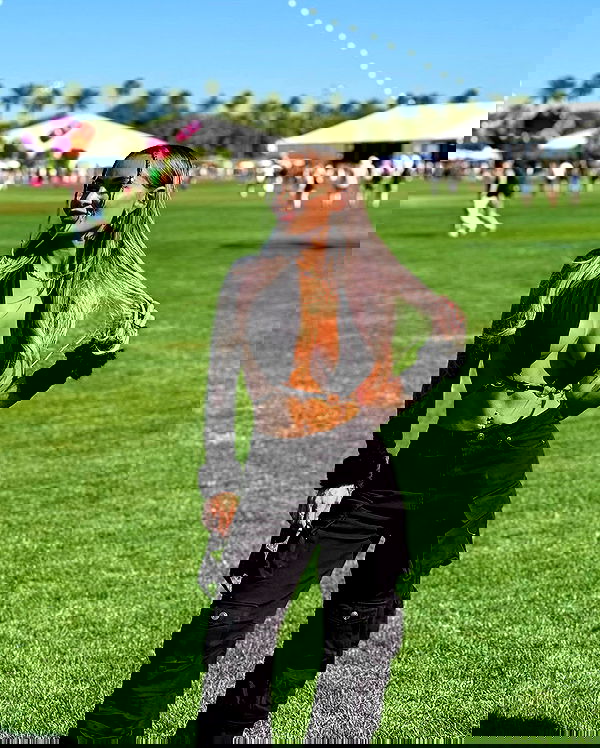 itshayleydavies itshayleydavies archive image