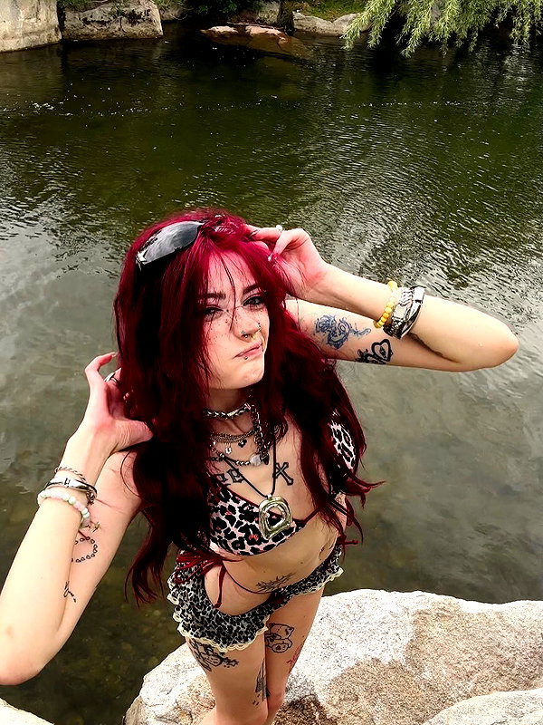 astarwbry_ instagram image archive image