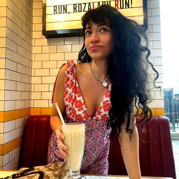 romi_henenson instagram image archive image