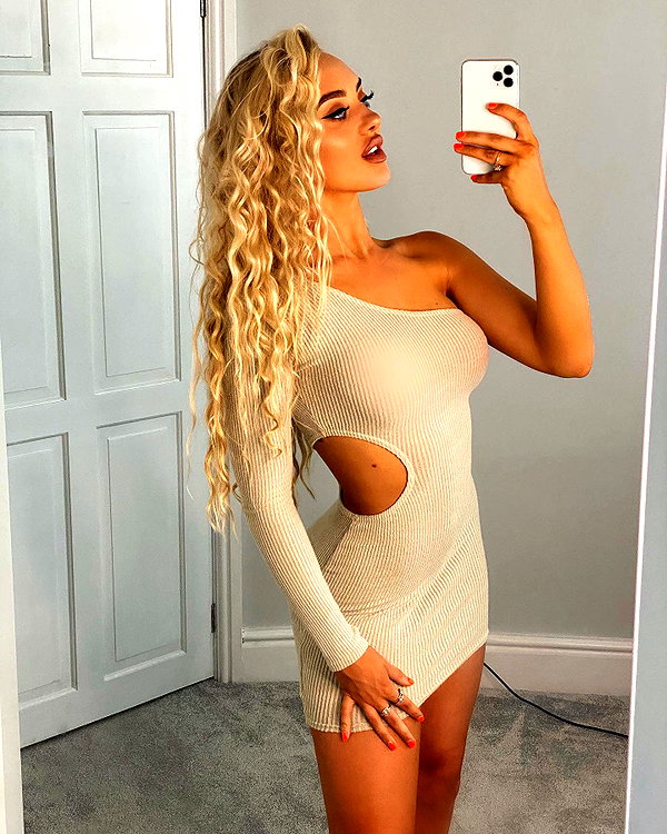 rhiannonbluee instagram image archive image