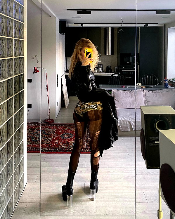 anya4everr instagram image archive image