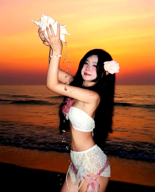 lyhythuedoxinh instagram image archive image