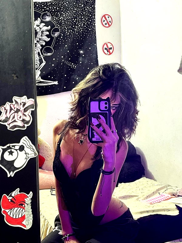 shevaal_x instagram image archive image