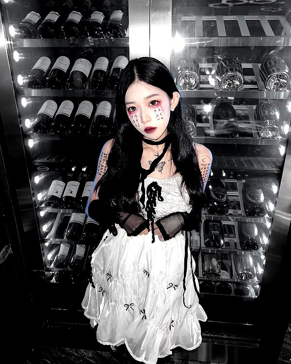 nixqq.425_ instagram image archive image