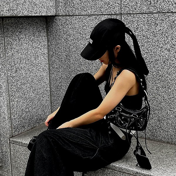 a.tinn___ instagram image archive image