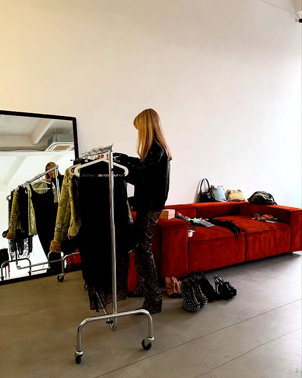 kkwwwv instagram image archive image