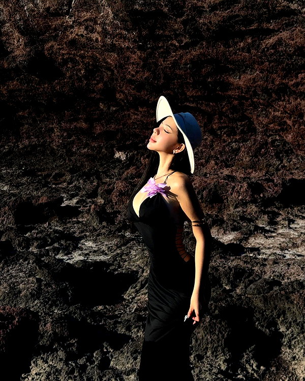quenhi.phamm instagram image archive image