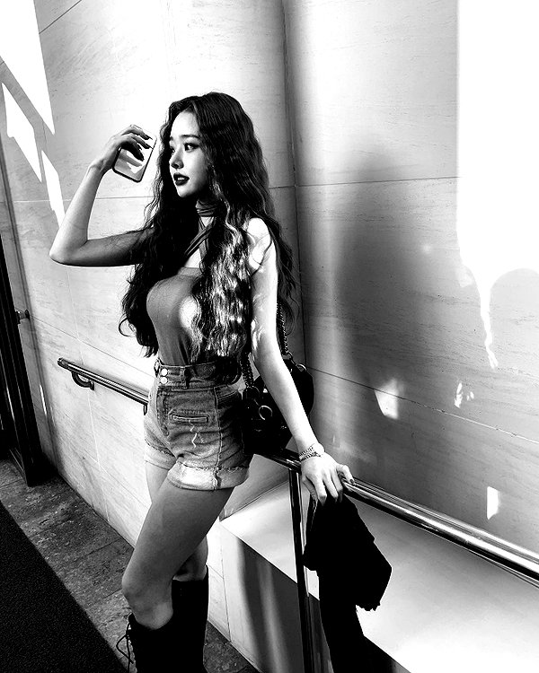 dear.zia instagram image archive image