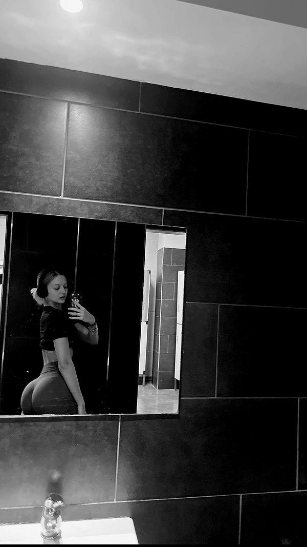 federica.piccinni instagram image archive image