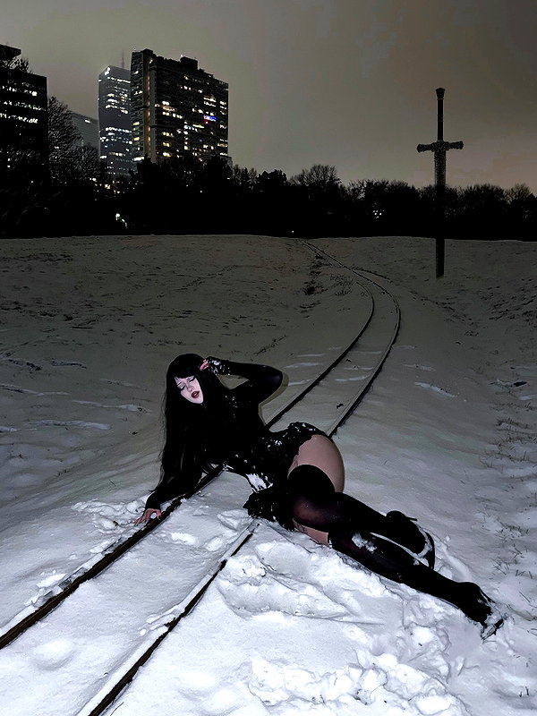 andasrose instagram image archive image