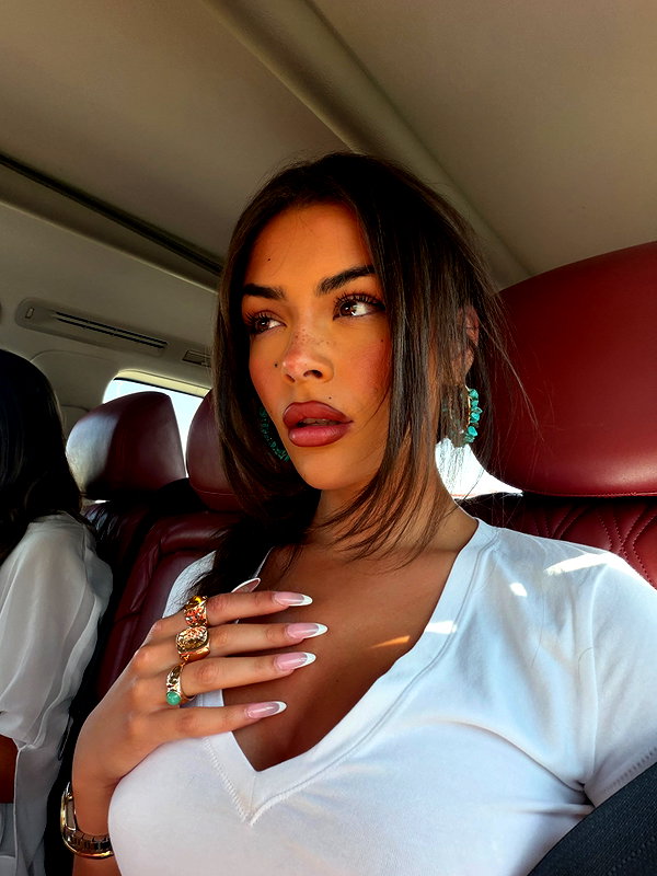 oliviaphillipps instagram image archive image