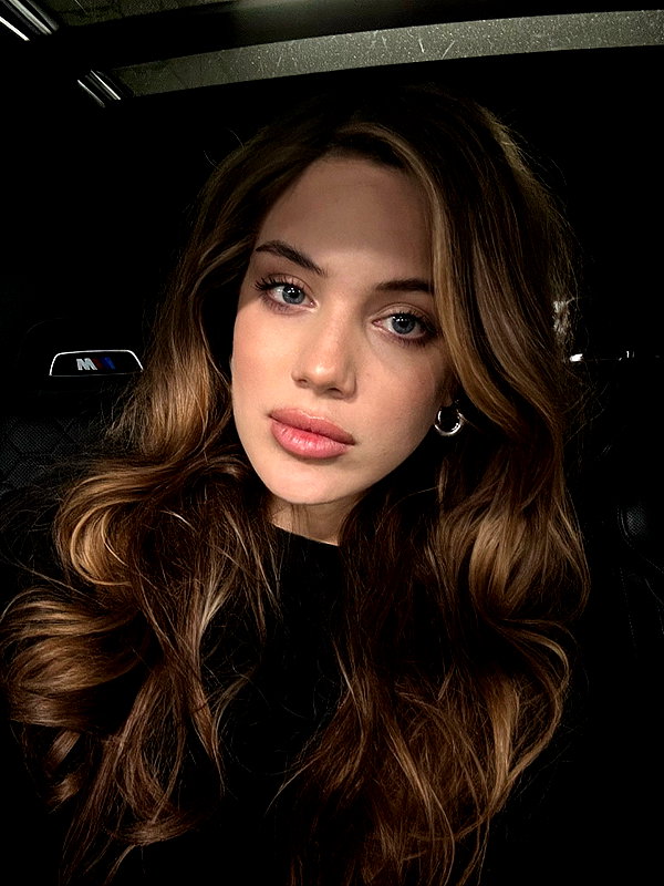 anna.utka22 instagram image archive image