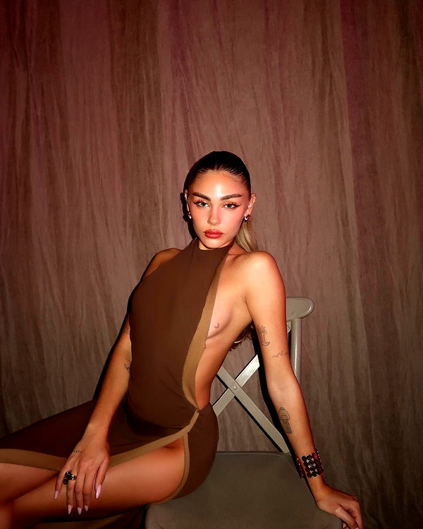 maya.keyy instagram image archive image