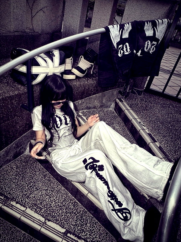 9unxx7 instagram image archive image