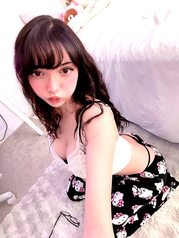 mia4rentz instagram image archive image