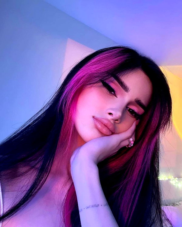 baddiesessence instagram image archive image