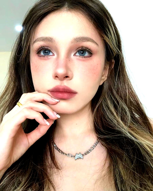 baddiesessence instagram image archive image