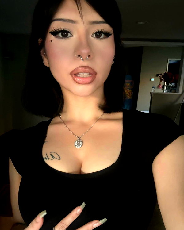 shay.la__ instagram image archive image