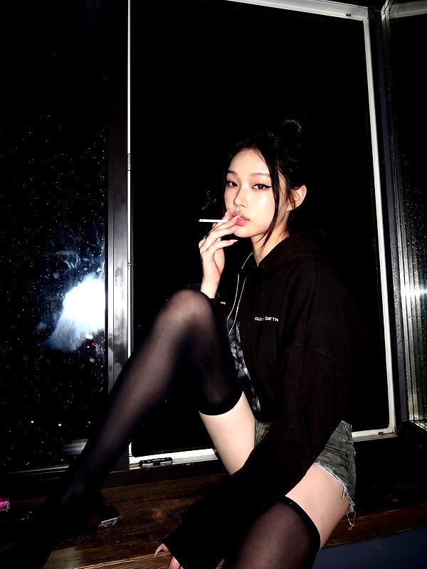 ophelia.muuur instagram image archive image