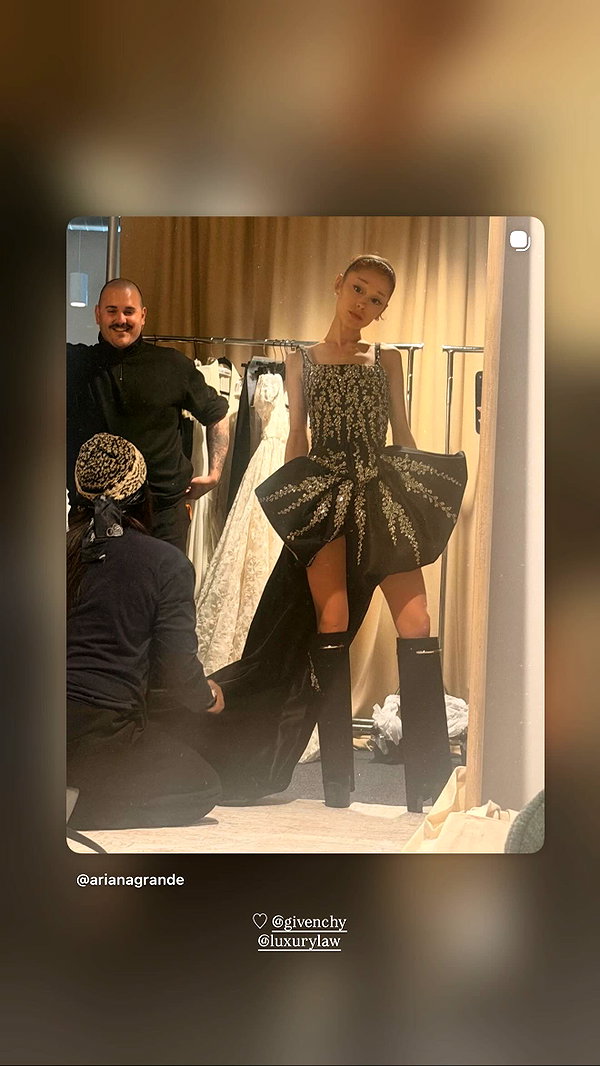 arianagrande instagram image archive image