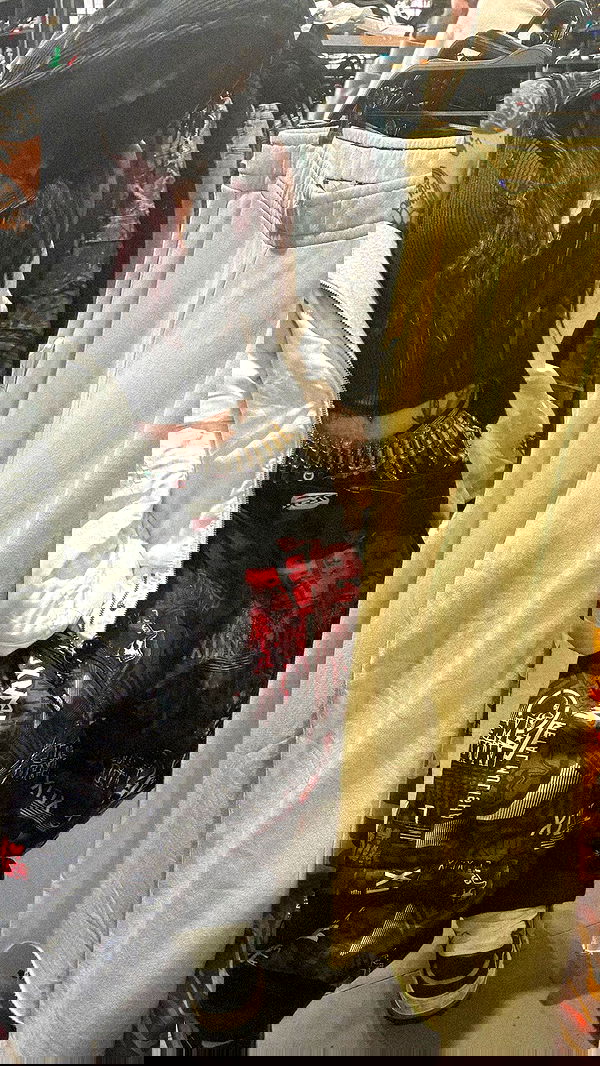 zommmbri image ~ Altpins