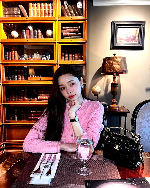 dear.zia instagram image archive image