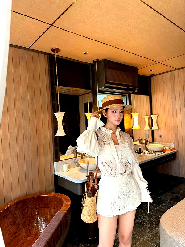 lyhythuedoxinh instagram image archive image