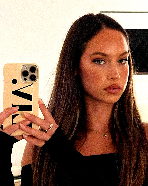 olivia.mathers instagram image archive image