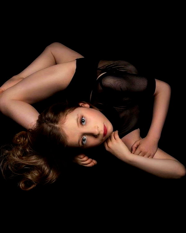 ellianawalmsley instagram image archive image