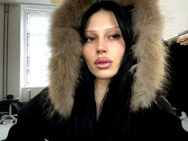 karolinaawasik instagram image archive image