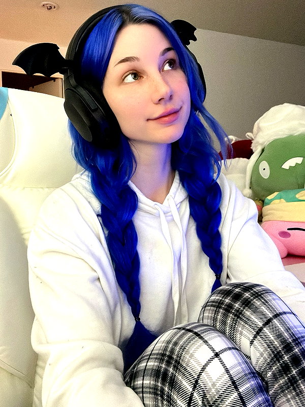 danielle.mercedie instagram image archive image