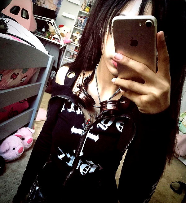 twodollie instagram image archive image