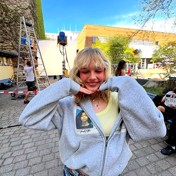 leni.bahr instagram image archive image