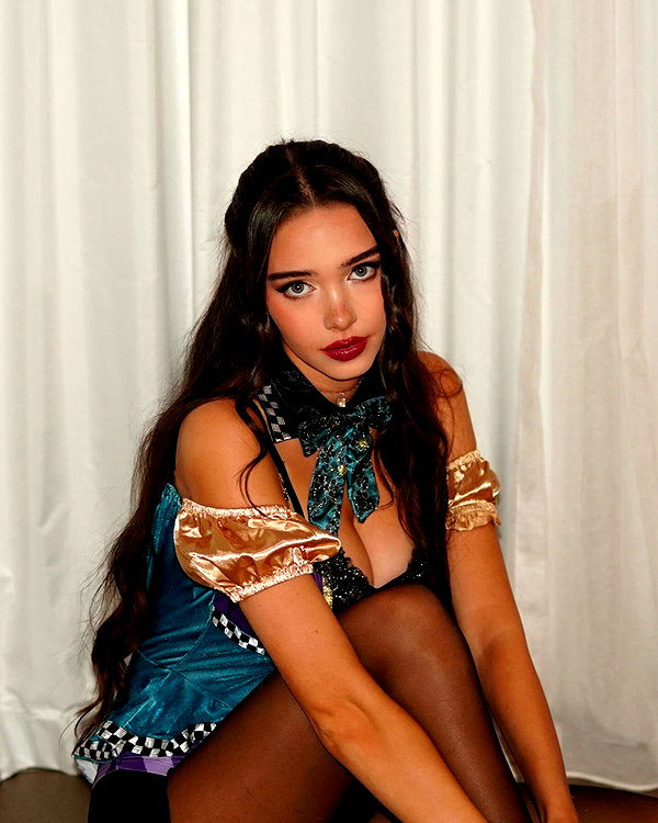 lydiavioletofficial instagram image archive image