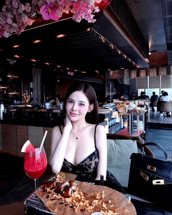 lyhythuedoxinh instagram image archive image