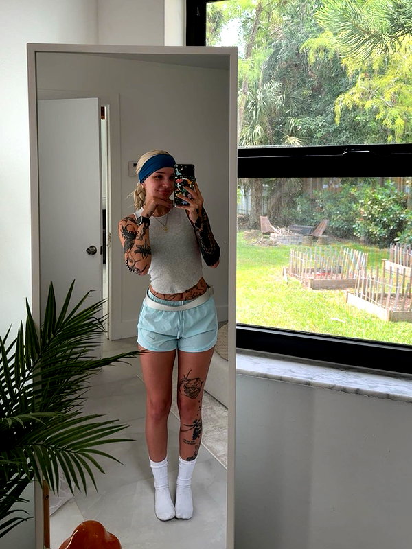 peachtoot.plz instagram image archive image