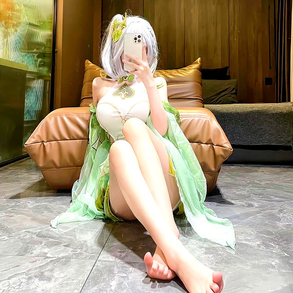 gallery_cosplayer instagram image archive image