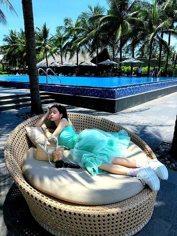 dear.zia instagram image archive image